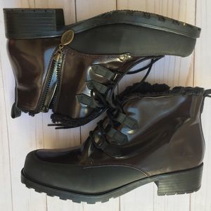Trotters size 10 weatherproof shoes